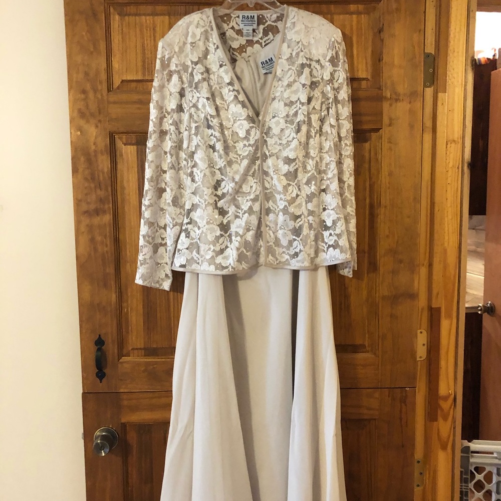 Cream colored mother of the bride/groom dress